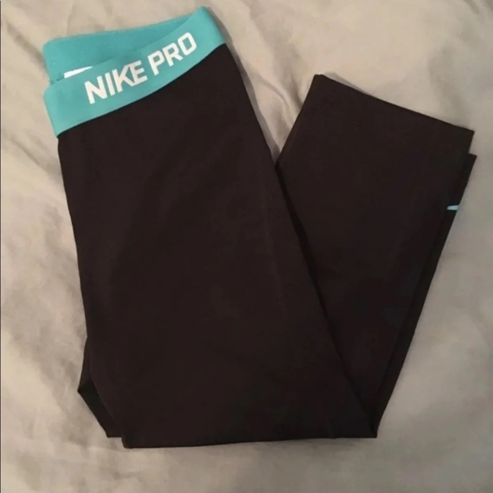 Nike Pro Crop Capris